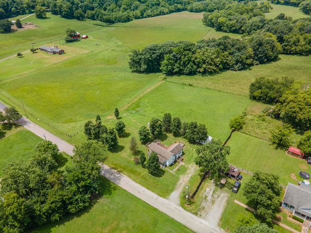 1625 Fishing Ford Rd, Belfast, TN 37019
