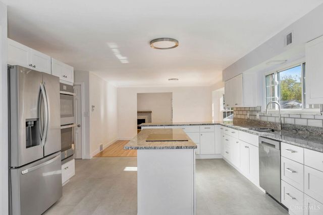 8608 Goldfinch Way, West Chester, OH 45069