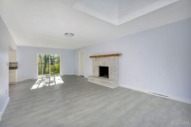 8608 Goldfinch Way, West Chester, OH 45069