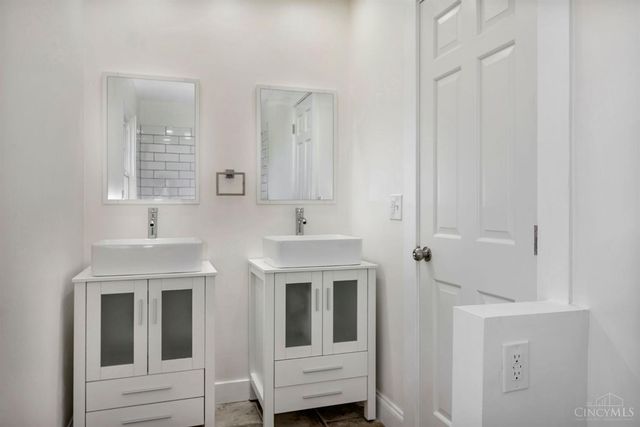 8608 Goldfinch Way, West Chester, OH 45069