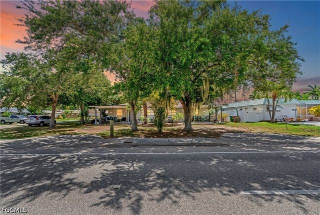 5226 Coronado PKWY A, Cape Coral, FL 33904