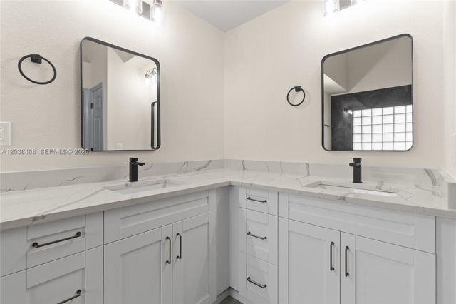 10217 Timberland Point Drive, Tampa, FL 33647