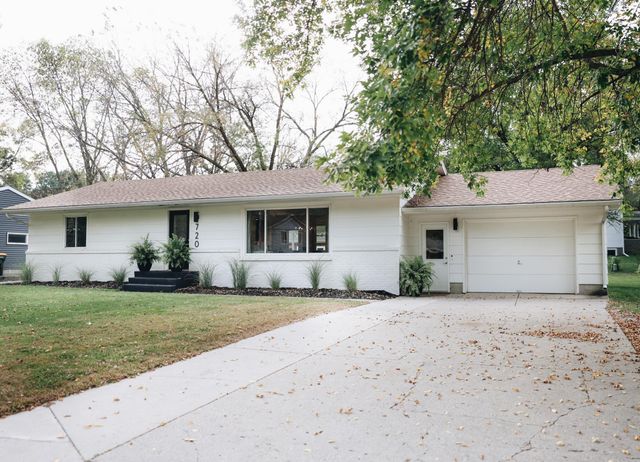 720 Lantha Avenue SE, Cokato, MN 55321