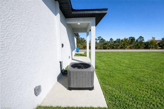 857 Bently ST E, Lehigh Acres, FL 33974