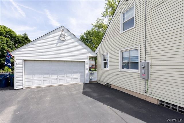155 N Autumn Street, Amherst, NY 14221