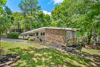 733 N Crest Drive, Fayetteville, AR 72701