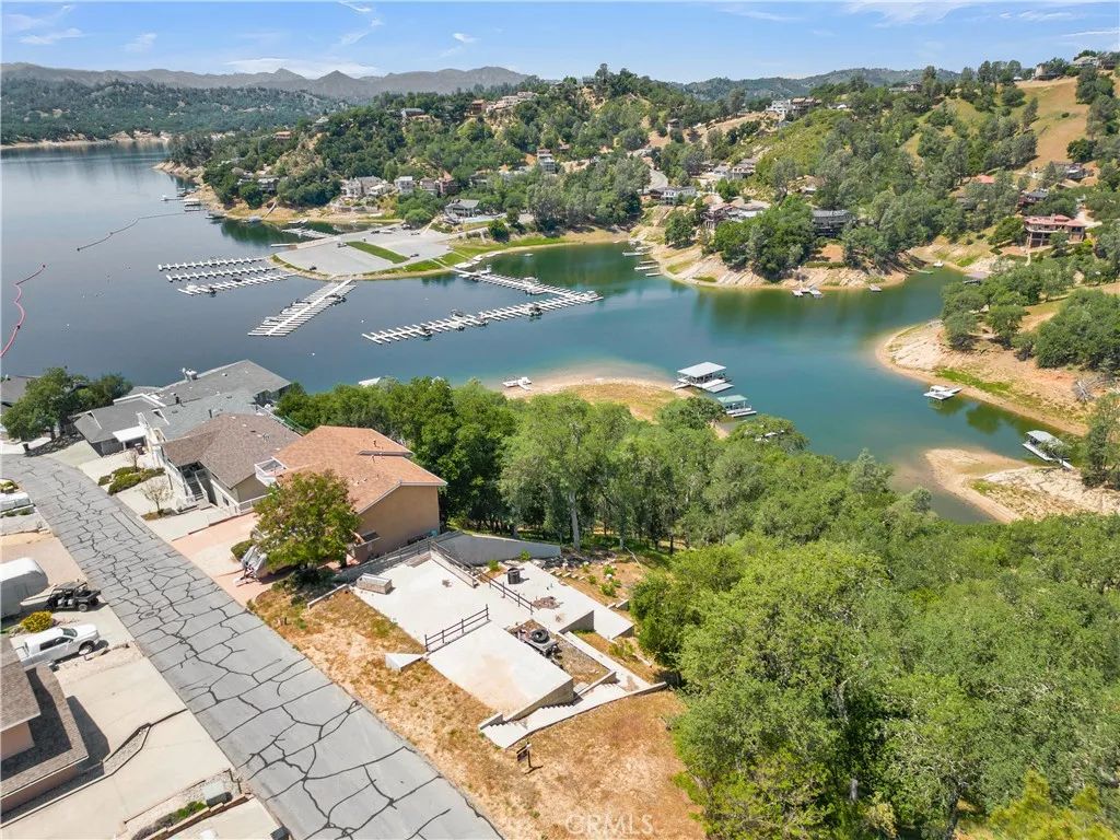 8205 Bass Point, Bradley, CA 93426