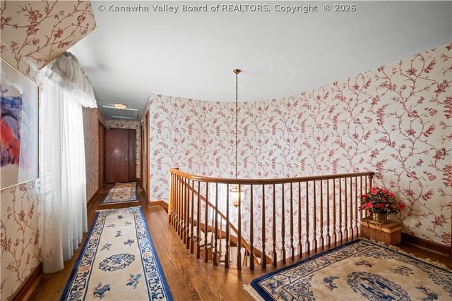 1 Barnes Place, Charleston, WV 25314