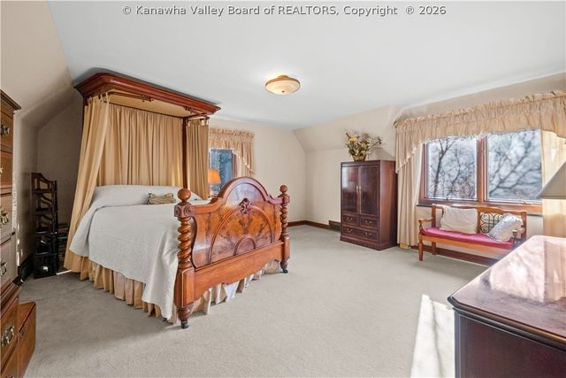 1 Barnes Place, Charleston, WV 25314