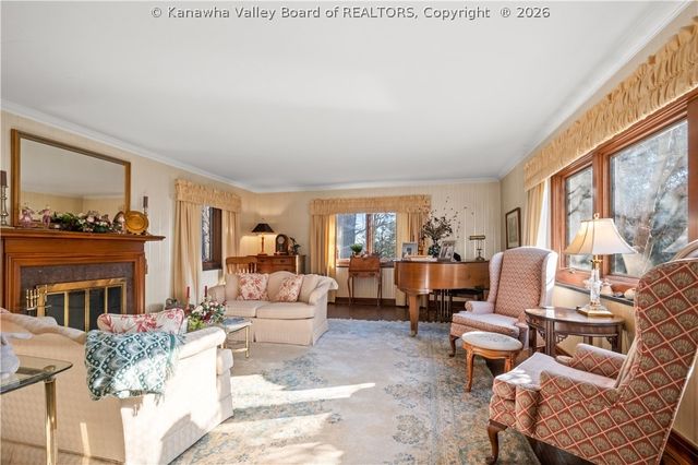 1 Barnes Place, Charleston, WV 25314