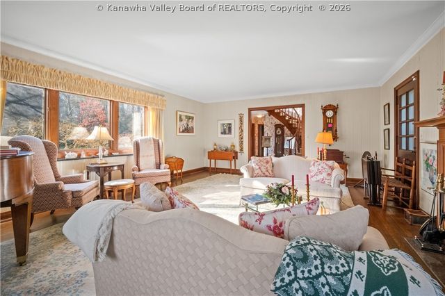 1 Barnes Place, Charleston, WV 25314