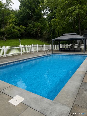 32 Chestnut Hill Road, Newtown, CT 06482