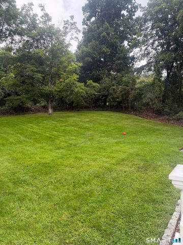 32 Chestnut Hill Road, Newtown, CT 06482
