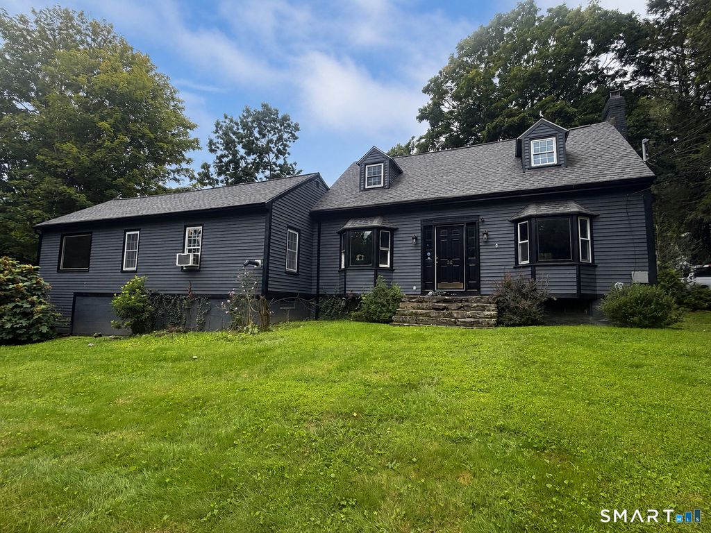 32 Chestnut Hill Road, Newtown, CT 06482