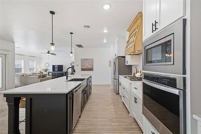 11032 NW 20th Terrace, Yukon, OK 73099