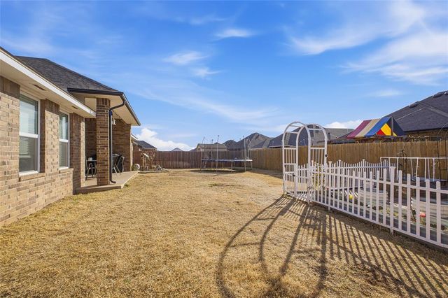 11032 NW 20th Terrace, Yukon, OK 73099