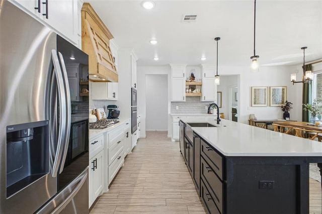 11032 NW 20th Terrace, Yukon, OK 73099