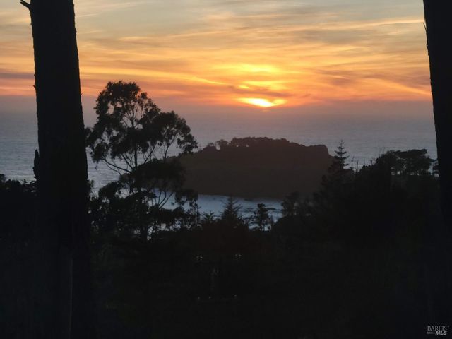 34601 S Highway 1, Gualala, CA 95445