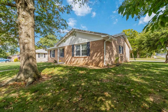 826 Kingsway Drive, Versailles, KY 40383