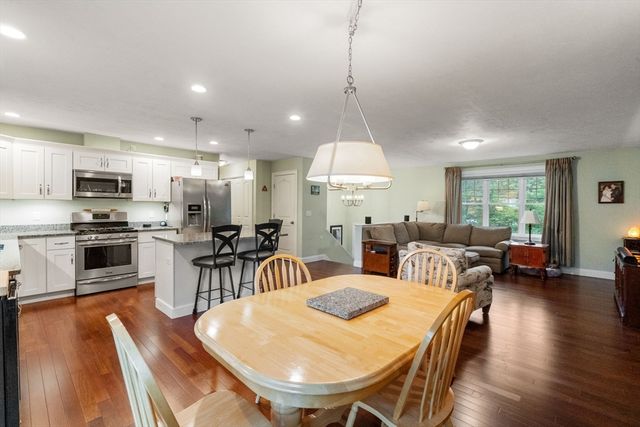 101 Prospect Hill St, Taunton, MA 02780