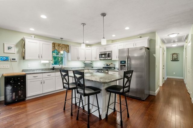 101 Prospect Hill St, Taunton, MA 02780