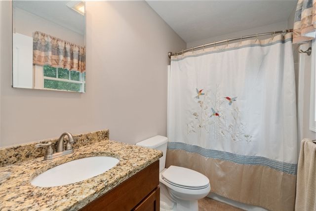 101 Prospect Hill St, Taunton, MA 02780
