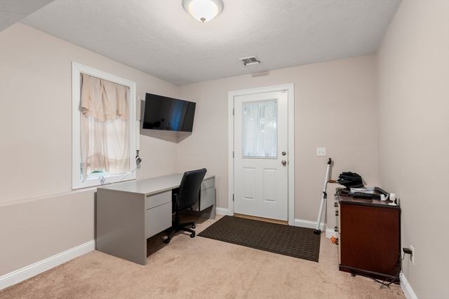 101 Prospect Hill St, Taunton, MA 02780