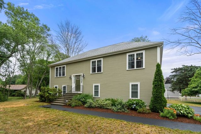 101 Prospect Hill St, Taunton, MA 02780