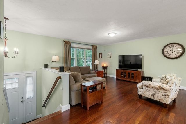 101 Prospect Hill St, Taunton, MA 02780