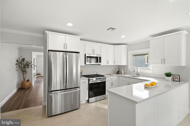205 BONAIRE DR, Toms River, NJ 08757