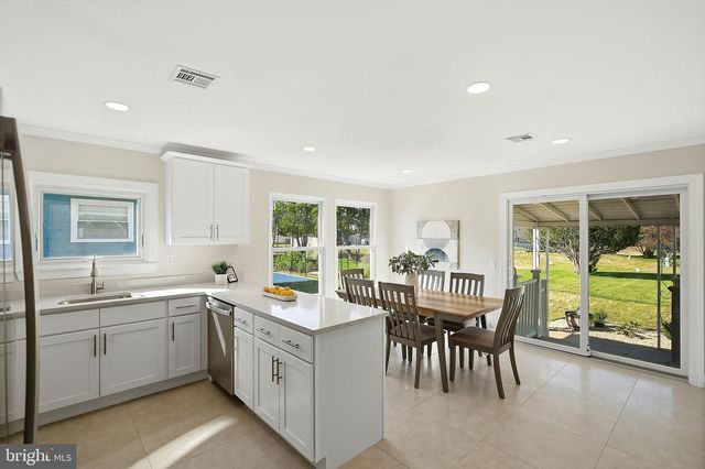 205 BONAIRE DR, Toms River, NJ 08757