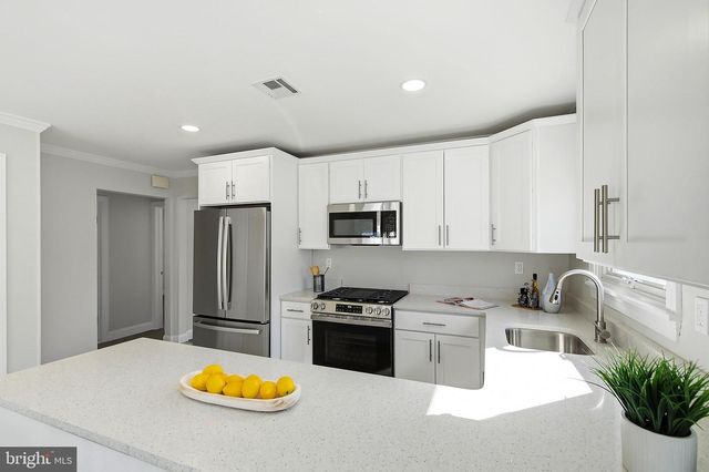 205 BONAIRE DR, Toms River, NJ 08757