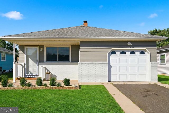 205 BONAIRE DR, Toms River, NJ 08757
