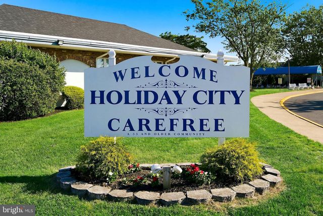 205 BONAIRE DR, Toms River, NJ 08757