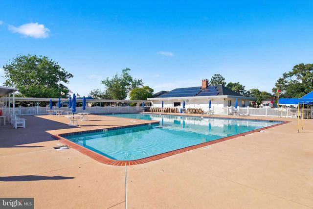 205 BONAIRE DR, Toms River, NJ 08757