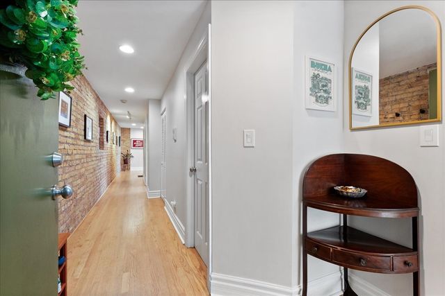 710 W Bittersweet Place 3, Chicago, IL 60613