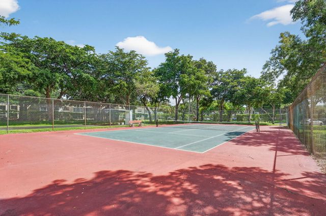 9441 W MCNAB Road 111, Tamarac, FL 33321