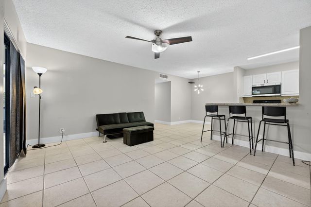9441 W MCNAB Road 111, Tamarac, FL 33321