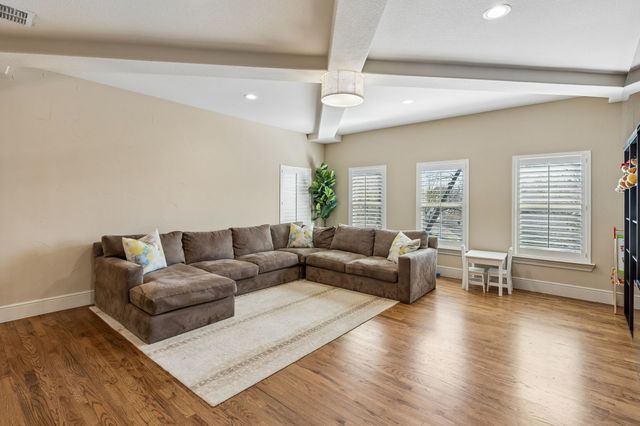 6516 Vanderbilt Avenue, Dallas, TX 75214