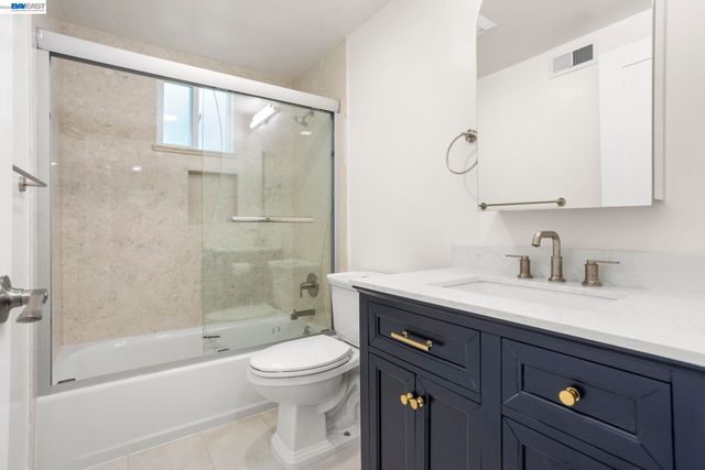 2526 Oakes Dr, Hayward, CA 94542