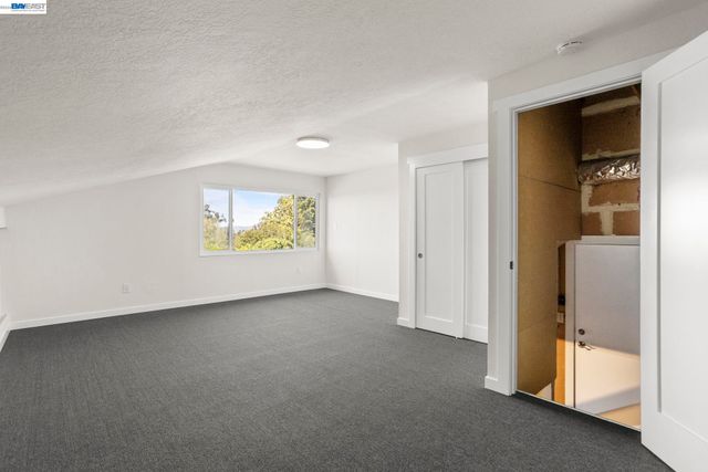 2526 Oakes Dr, Hayward, CA 94542