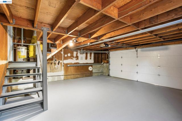 2526 Oakes Dr, Hayward, CA 94542