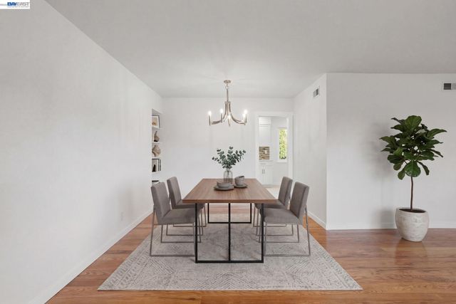 2526 Oakes Dr, Hayward, CA 94542