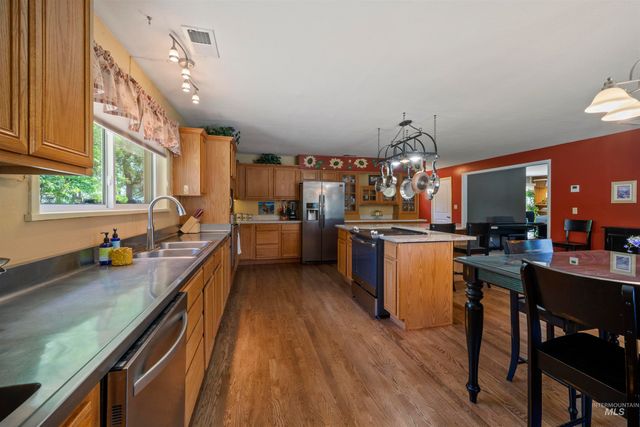 449 SE Sunrise Dr, Mountain Home, ID 83647