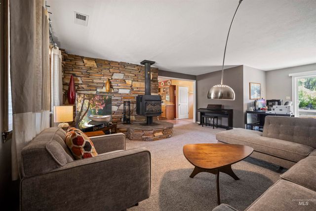 449 SE Sunrise Dr, Mountain Home, ID 83647