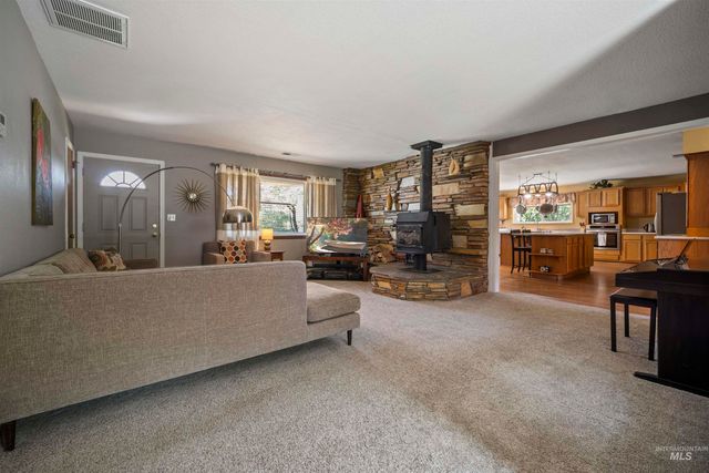 449 SE Sunrise Dr, Mountain Home, ID 83647
