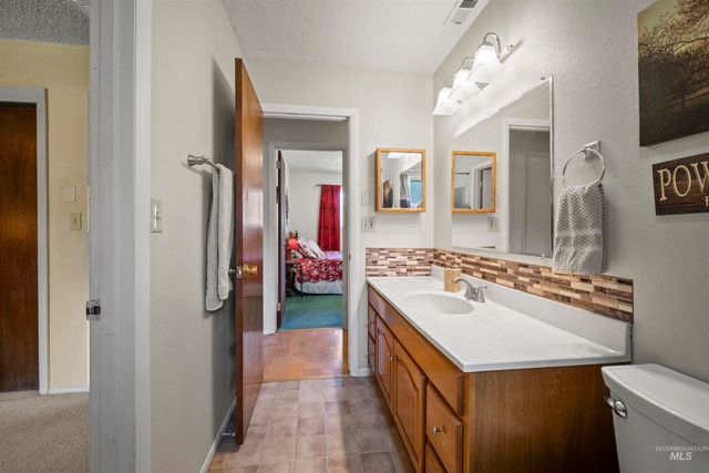 449 SE Sunrise Dr, Mountain Home, ID 83647
