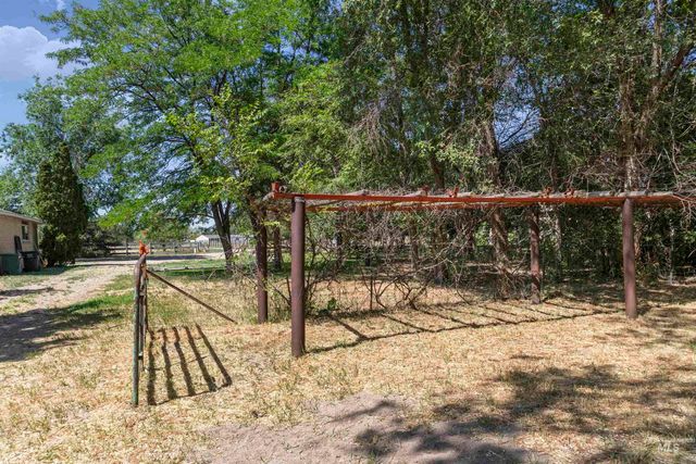 449 SE Sunrise Dr, Mountain Home, ID 83647