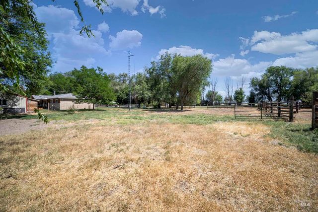 449 SE Sunrise Dr, Mountain Home, ID 83647