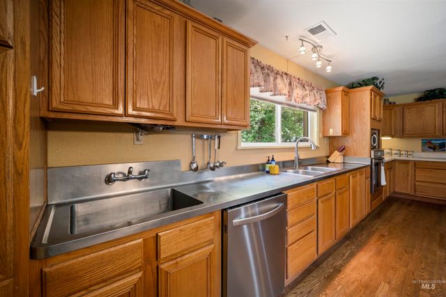 449 SE Sunrise Dr, Mountain Home, ID 83647